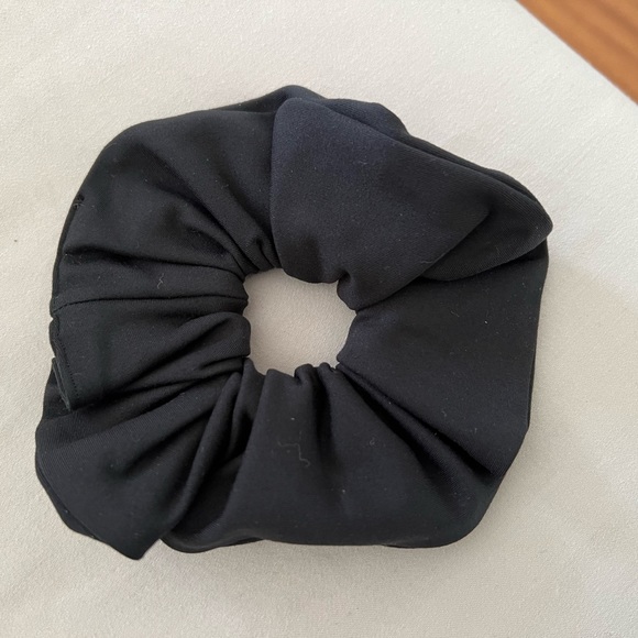 Abercrombie & Fitch A&F YPB Your Personal Best  Scrunchie Hair Piece Black New - Picture 2 of 2
